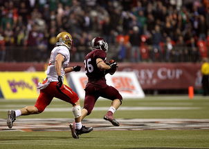 蓝鲸体育app官方下载-76人球星恩比德当选本赛季最佳防守球员